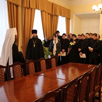 Воспитанники Томской духовной семинарии поздравили владыку-ректора с праздником Рождества Христова