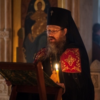 Митрополит Ростислав совершил утреню с чтением Великого покаянного канона