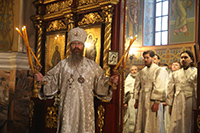 Митрополит Ростислав возглавил Божественную литургию в Петропавловском соборе