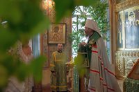 В канун праздника Пресвятой Троицы глава Томской митрополии возглавил торжественное богослужение в Богоявленском соборе