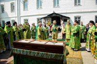 Летние торжества в честь праведного старца Феодора Томского увенчались архиерейской Божественной литургией