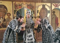 Митрополит Ростислав совершил Литургию Преждеосвященных Даров в томском монастыре