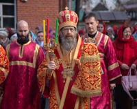 В Светлый понедельник митрополит Ростислав совершил Литургию в Петропавловском соборе г. Томска