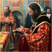 Архиепископ Томский и Асиновский Ростислав совершил Божественную Литургию святого апостола Иакова